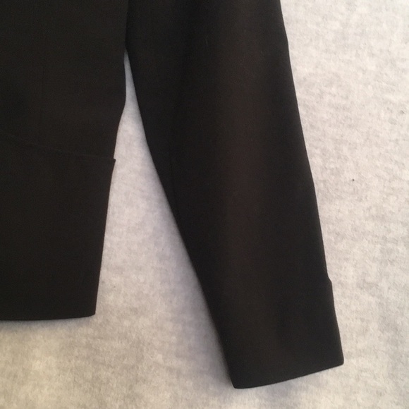 Jones & Co Stretch 2 Button Fully Lined Jacket w/Classic Lapels & Slight Peplum - Picture 5 of 16